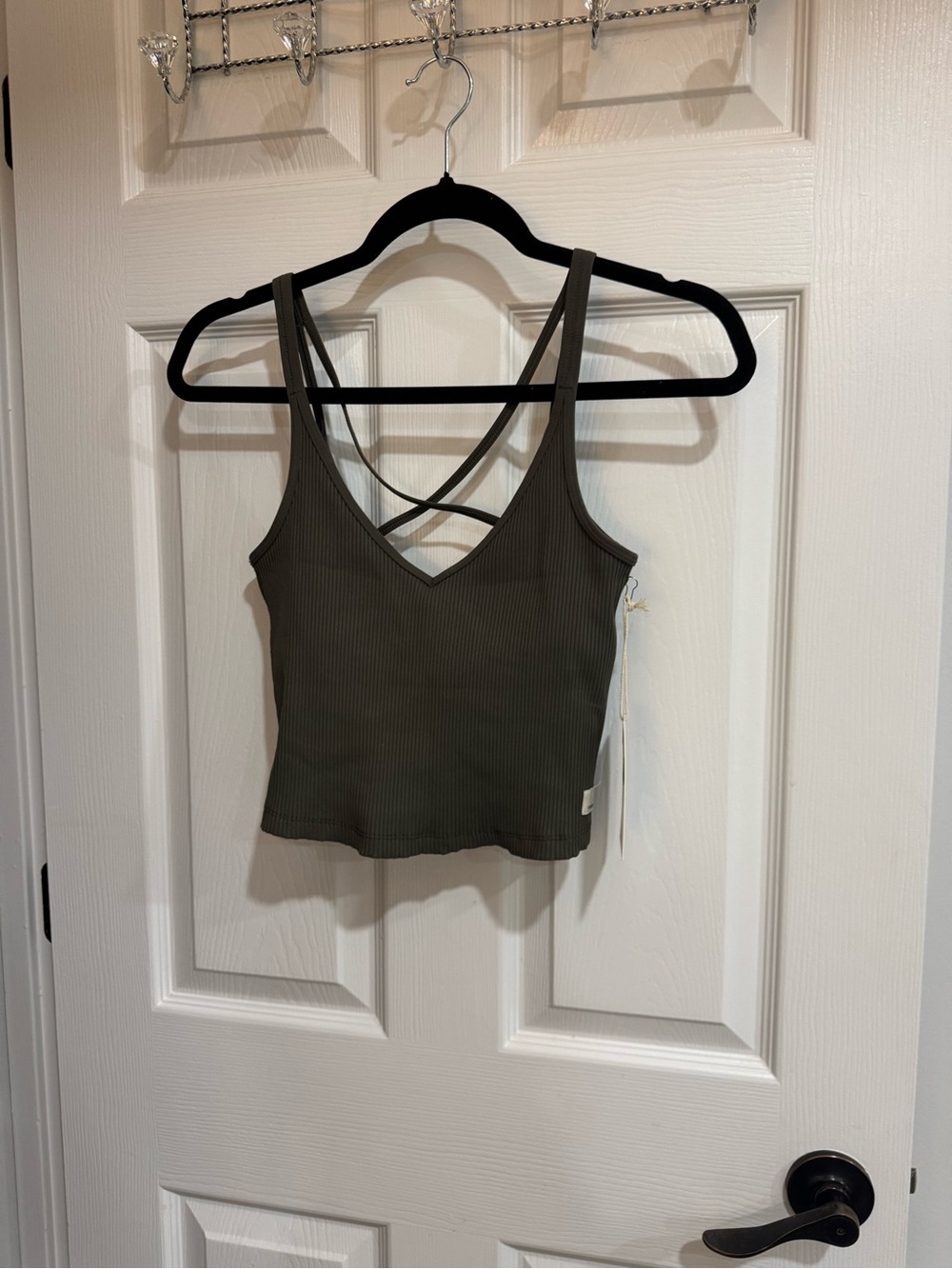 Vuori Olive Ribbed V-Neck Crossback Crop Tank